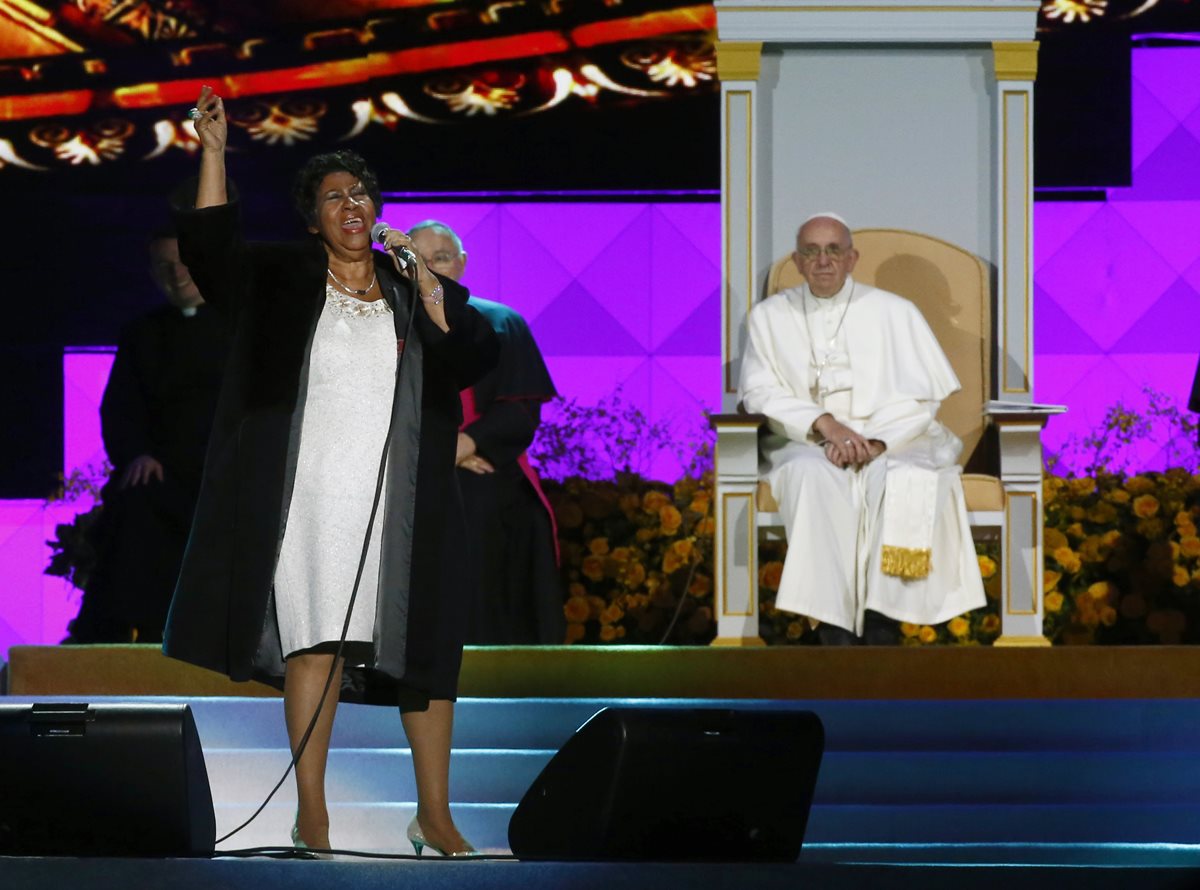 La cantante Aretha Franklin, durante su presentación en el Encuentro de Familias. Filadelfia ofreció un espectáculo de primer nivel para el Papa. (Foto Prensa Libre: AP).