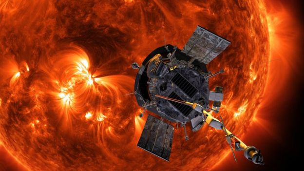 Los paneles solares a ambos lados de la sonda pueden plegarse para protegerlos del calor extremo. (NASA/Johns Hopkins APL/Steve Gribben)
