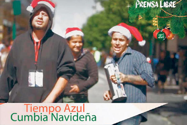 Tiempo Azul  promociona su reciente álbum en el que incluye el tema Cumbia navideña. (Foto Prensa Libre: Keneth Cruz)