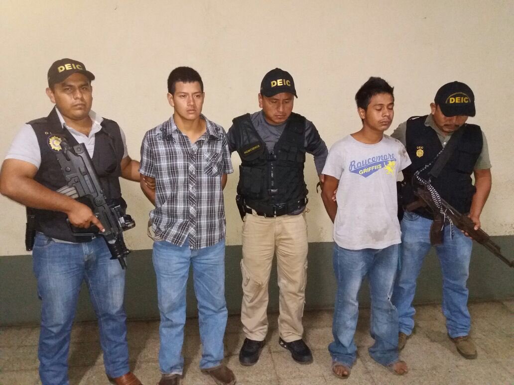 Presuntos responsables de la muerte de menor. (Foto Prensa Libre: PNC)