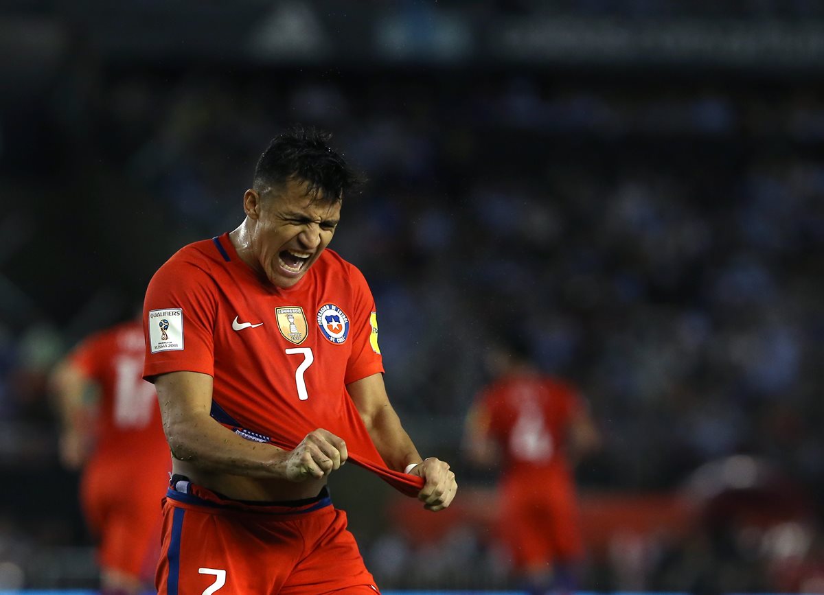 Alexis Sánchez se encuentra concentrado con su selección de cara al partido contra Venezuela. (Foto Prensa Libre: AP)