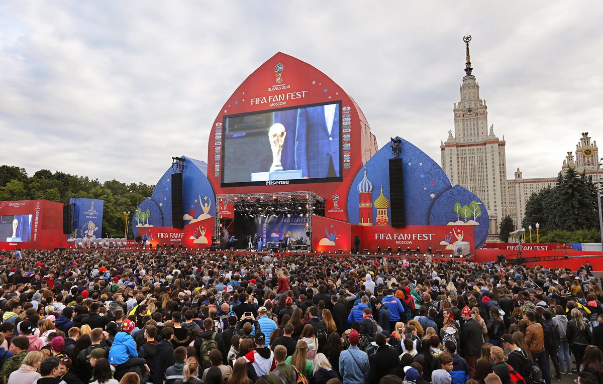 La inauguración del Fan Fest fue una gran fiesra en Moscú. (Foto Prensa Libre: EFE)
