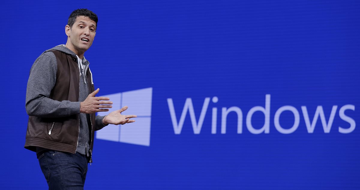 Terry Myerson, vicepresidente ejecutivo de windows y el Grupo de Dispositivos, habla durante el Microsoft Build 2017 (Foto Prensa Libre: AP).