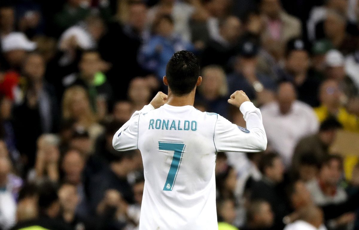 Cristiano Ronaldo celebra con los dos puños luego del empate.