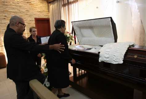 Los restos de Tasso Hadjidodou son velados en Capillas Señoriales de la zona 9. (Foto Prensa Libre: Erick Ávila)