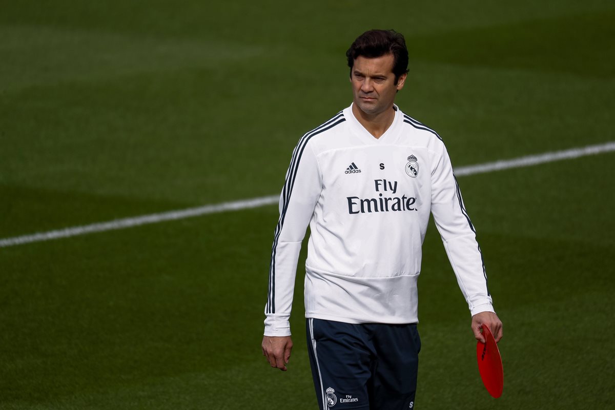 Santiago Solari, durante la práctica del Real Madrid. (Foto Prensa Libre: EFE)