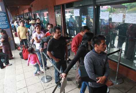 Atrasan recepción de ofertas para pasaportes.