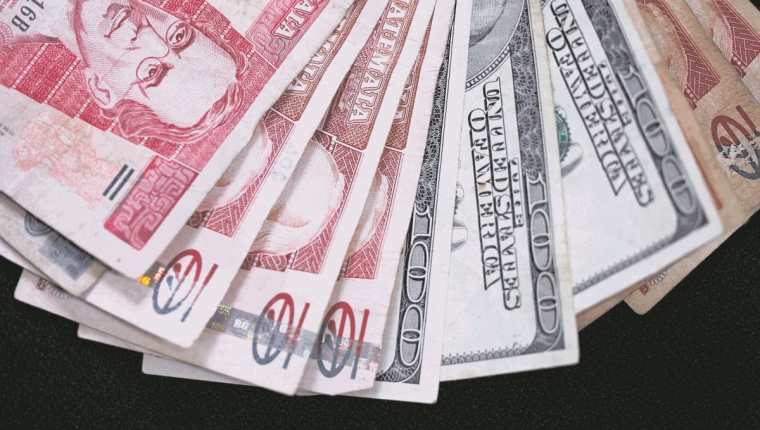 La regla el mercado de divisas es un instrumento que consiste en evitar caída o alzas bruscas del dólar frente al quetzal. (Foto Prensa Libre: Hemeroteca PL)