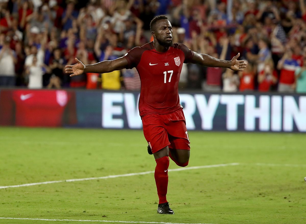 Jozy Altidore festeja uno de los dos goles contra Panamá.