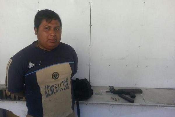 García pretendía huir de las fuerzas de seguridad pero fue capturado. (Foto Prensa Libre. Julio Lara).