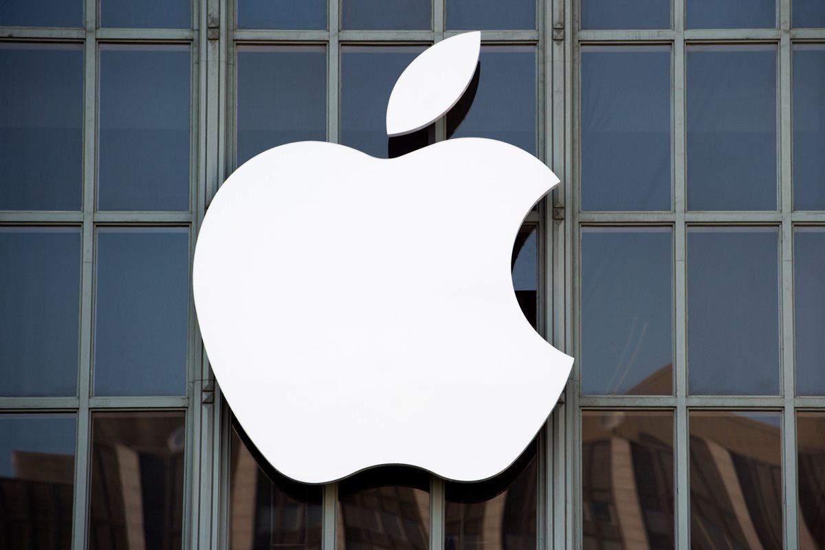 Apple ha implementado nuevas características físicas y técnicas en sus dispositivos para hacerlos más atractivos en el mercado. (Foto Prensa Libre: AFP).