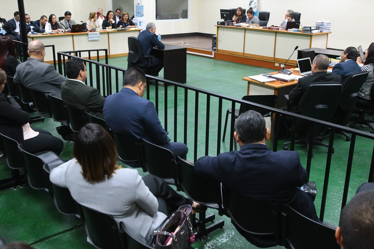 Salvador González declara como anticipo de prueba durante una audiencia. (Foto Prensa Libre: Hemeroteca PL).