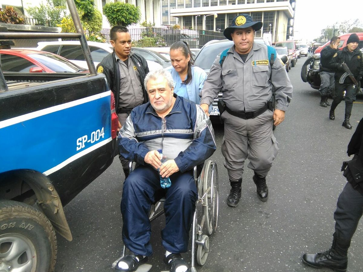Francisco Javier Ortiz, alias Teniente Jeréz, llegó a la audiencia en silla de ruedas.