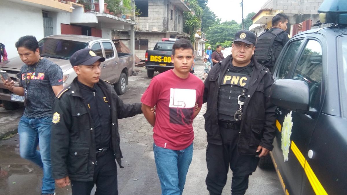 Jorge Aníbal Alvarado Paredes, presunto jefe de la banda 22R que robaba vehículos, fue capturado en Siquinalá, Escuintla. (Foto Prensa Libre: Hemeroteca)