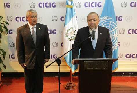 el presidente Otto Pérez Molina y el comisionado de la Cicig,   Francisco Dall'Anese, se reunieron ayer a puerta cerrada.