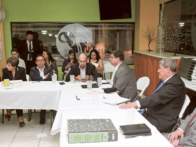Autoridades de la Contraloría, de la PGN y del Ejecutivo acuden a una citación con la bancada Encuentro por Guatemala. (Foto Prensa Libre: Hemeroteca PL)