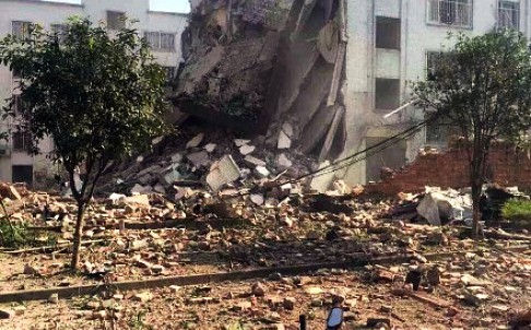 Edificio dañado por la explosión en China.