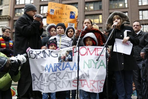 Hijos de  migrantes, durante la marcha.