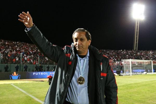 Ramón Díaz sorprendió con su renuncia a River Plate. (Foto Prensa Libre: EFE)