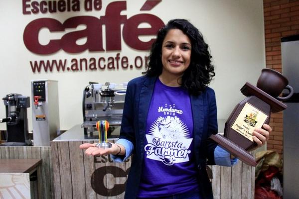 Stephany Dávila obtuvo segundo lugar en participación de competencia. (foto Prensa Libre: Cortesía Anacafé)