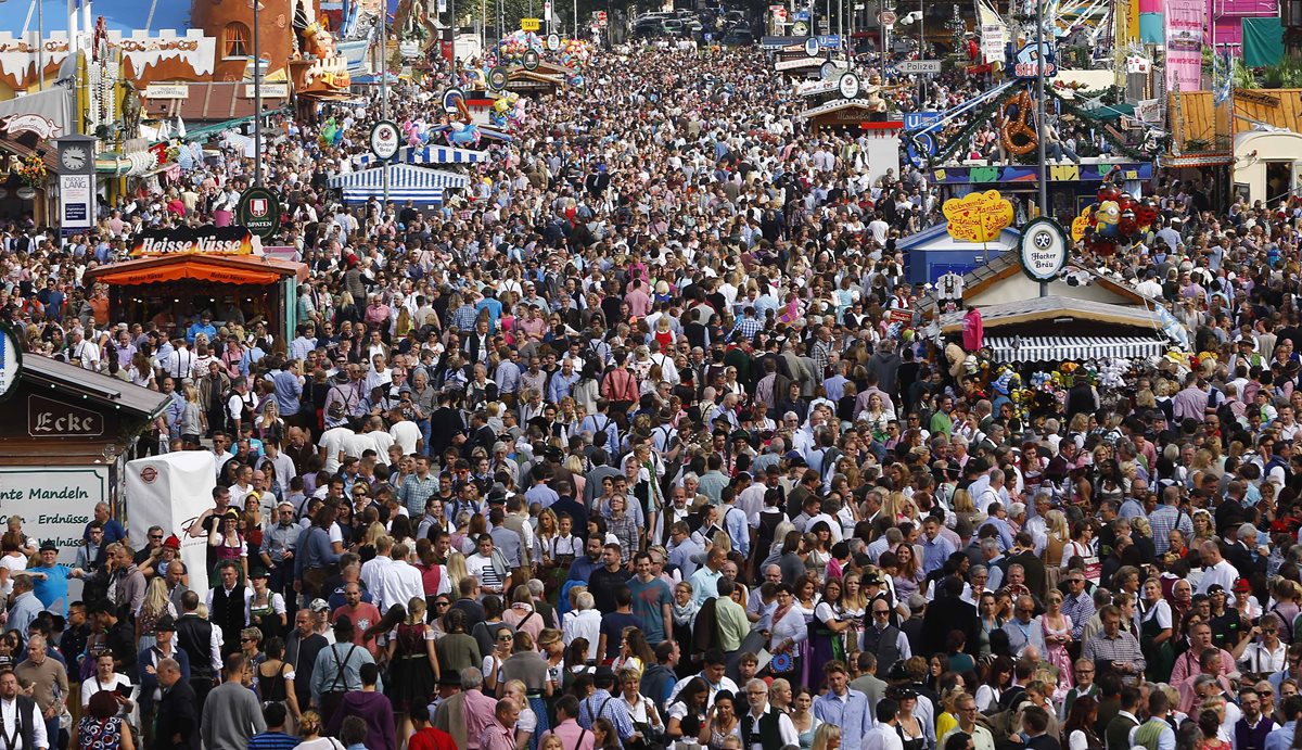 Turistas y refugiados dejarán más ganancias al tradicional Oktoberfest