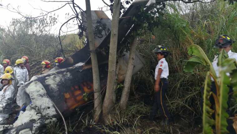 Lugar donde se accidentó la avioneta. (Foto Prensa Libre: Esbin García).