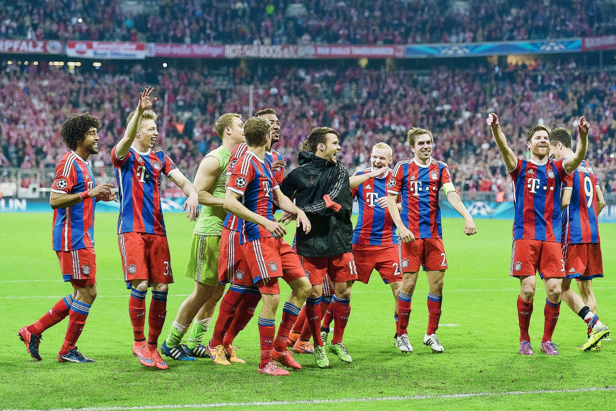 Los jugadores del Bayern Múnich se encuentran motivados tras su clasificación a las semifinales de la Champions. (Foto Prensa Libre: AFP).