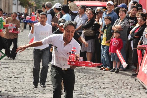 PARTICIPANTES RECORREN 1.7 kilómetros, en el área urbana de la ciudad de Antigua Guatemala.