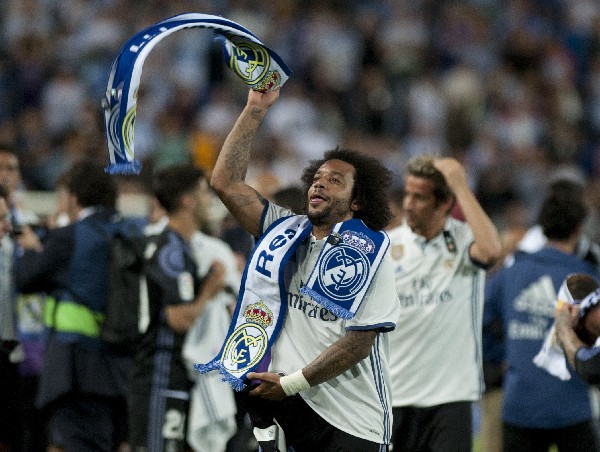 El brasileño Marcelo manifestó su alegría y deseo de continuar con el Real Madrid. (Foto Prensa Libre: AFP).
