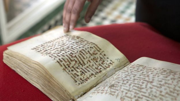La biblioteca contiene una copia antigua del Corán del siglo IX. CHRIS GRIFFITHS