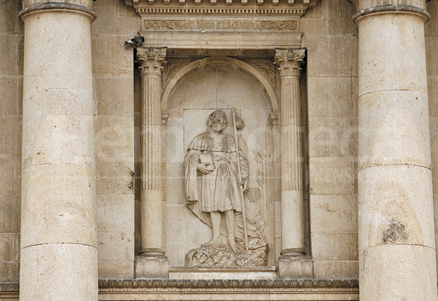 Escultura de Santiago Apóstol en la fachada de la Catedral. (Foto: Hemeroteca PL)