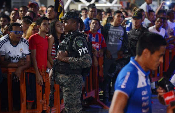 Las autoridades de Honduras se han declarado lista para brindar la seguridad para el duelo contra Costa Rica. (Foto Prensa Libre: AFP).