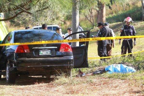 Agentes de la Policía,  fiscales del Ministerio Público y socorristas, donde ocurrió el enfrentamiento que dejó un adolescente muerto.