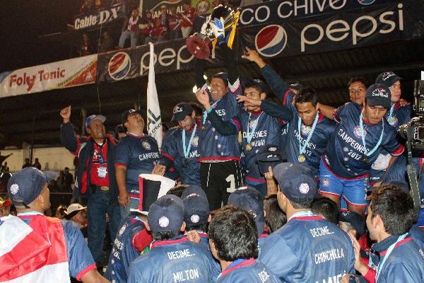 Patterson detuvo tres penaltis en la final del Clausura 2012 contra Municipal, y Xela se coronó campeón. (Foto Prensa Libre: Hemeroteca: PL)