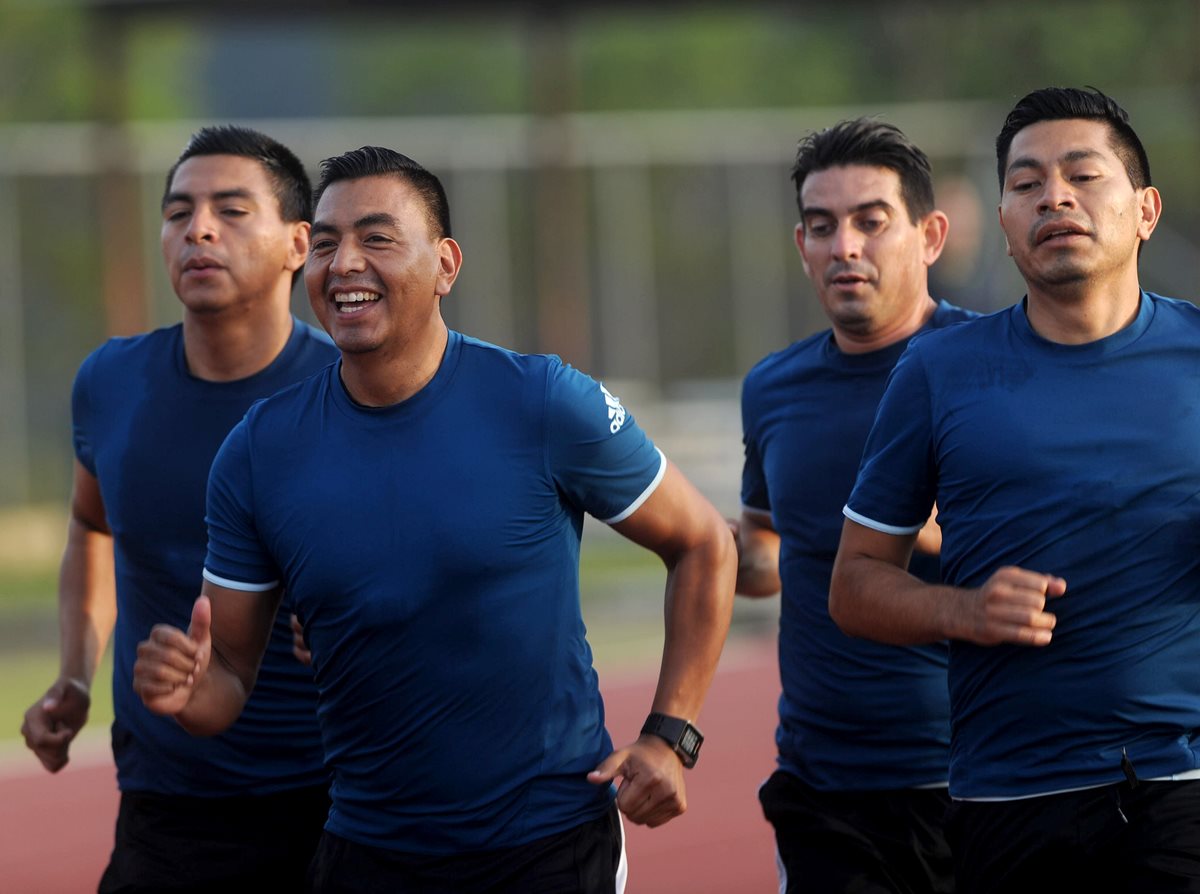 Wálter López confía no ser afectado por la suspensión del futbol guatemalteco por la Fifa. (Foto Prensa Libre: Edwin Fajardo)