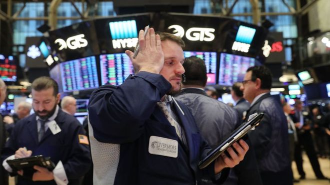 El lunes pasado la Bolsa de Nueva York vivió una caída histórica en términos porcentuales. GETTY IMAGES