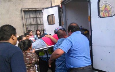 Un hombre murió y una mujer fue trasladada herida a un centro asistencial luego de un ataque armado ocurrido en la zona 1 de Villa Nueva. (Foto Prensa Libre: Municipalidad de Villa Nueva)