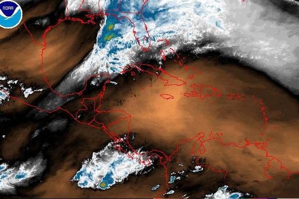 Imagen de satélite muestra las condiciones actuales del clima. (Foto Prensa Libre: NOA)