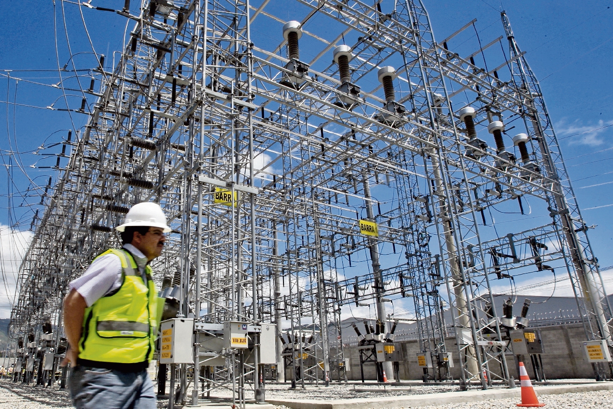 la subestación Santa Mónica, instalada en Villa Nueva, ayuda a suministrar la energía tanto al sur del área metropolitana y otros municipios. (Foto Prensa Libre: Álvaro Interiano)