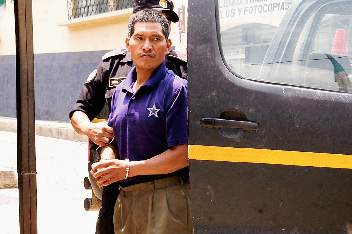 Manuel Jorge Macario fue ligado a proceso, sindicado de haber dado muerte con machete a su padre en la aldea El Boquerón, Joyabaj. (Foto Prensa Libre: Óscar Figueroa)