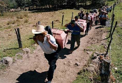 Sepultura de los mil 771 civiles masacrados entre 1982 y 1983, han sido exhumadas 249 osamentas, de las cuales 179 han sido identificadas y entregados a sus familiares.
