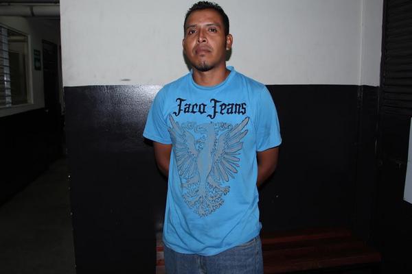 Fredy Aroldo López fue consignado al Juzgado de Mixco. (Foto Prensa Libre: PNC)