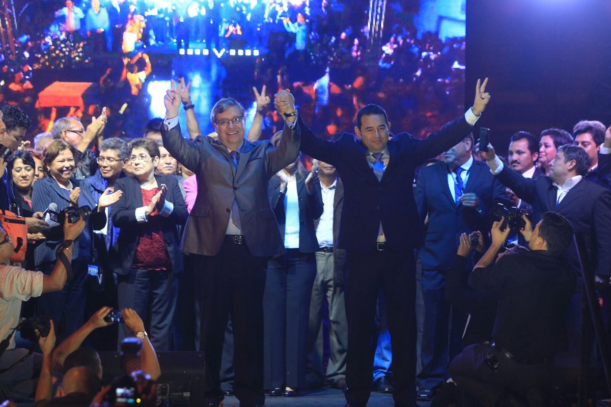 Jimmy Morales obtuvo una contundente victoria con casi 70 por ciento de los votos. (Foto Prensa Libre: Esbin García)