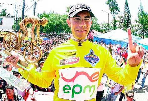 El colombiano Giovanny Baez es el último campeón coronado en la Vuelta a Guatemala en el 2010. (Foto Prensa Libre: Archivo)