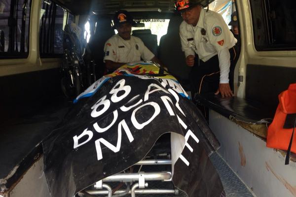 Mujer con cinco meses gestación muere y otras dos resultan heridas en ataque en Boca del Monte. (Foto Prensa Libre: CBV)