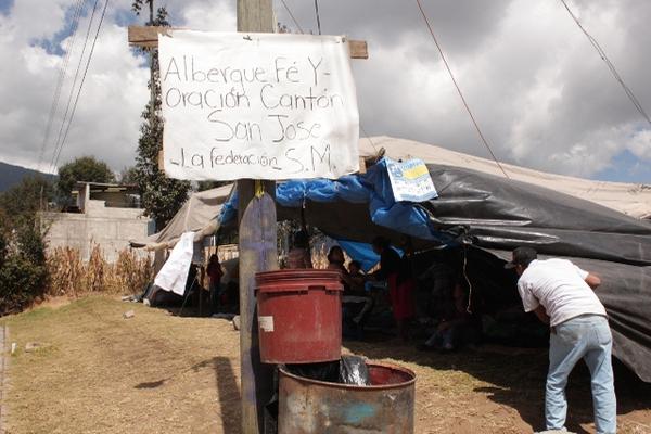 Albergue en cantón San José. (Foto Prensa Libre: Aoldo Marroquín)