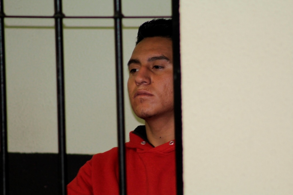 Condenado por muerte de piloto escucha sentencia de juez en tribunal de Xelajú. (Foto Prensa Libre: Marís José Longo)