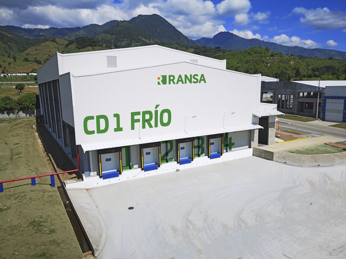 Una nave industrial para el manejo de productos refrigerados y congelados es parte de la inversión del grupo logístico Ransa, en Amatitlán. (Foto Prensa Libre: Cortesía)