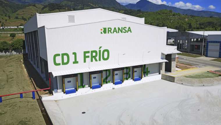 Una nave industrial para el manejo de productos refrigerados y congelados es parte de la inversión del grupo logístico Ransa, en Amatitlán. (Foto Prensa Libre: Cortesía)