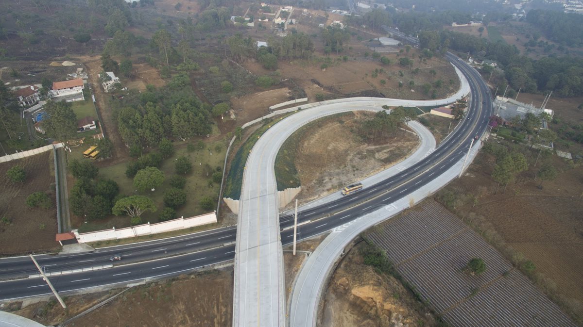 Viaducto de interconexión de la ruta Interamericana y el nuevo tramo hacia San Juan Sacatepéquez. (Foto Prensa Libre: Cortesía)